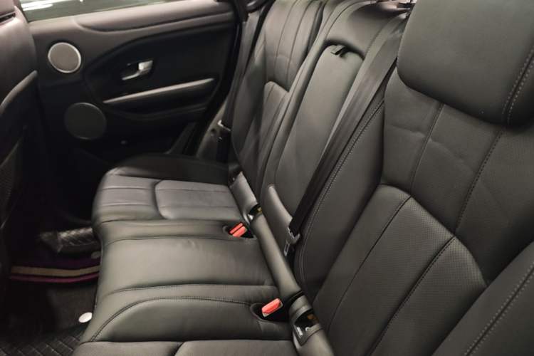 Used Land Rover Range Evoque 2017 2.0T SE PLUS Smart Enjoyment Edition Left Rear Seat