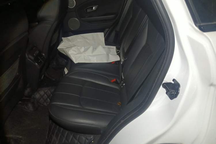 Used Land Rover Range Evoque 2017 2.0T British-Style Prestige Edition Left Rear Seat