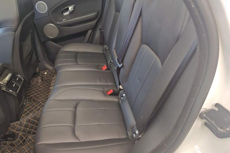 Used Land Rover Range Evoque 2017 2.0T British-Style Prestige Edition Left Rear Seat