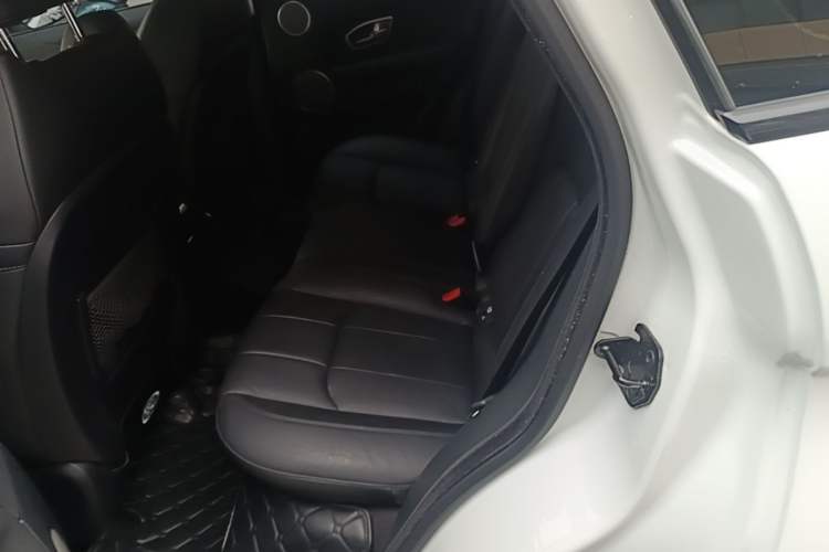 Used Land Rover Range Evoque 2017 2.0T SE Smart Glow Edition Left Rear Seat
