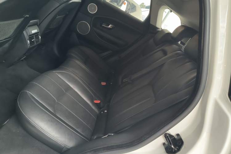 Used Land Rover Range Evoque 2017 2.0T SE PLUS Smart Enjoyment Edition Left Rear Seat