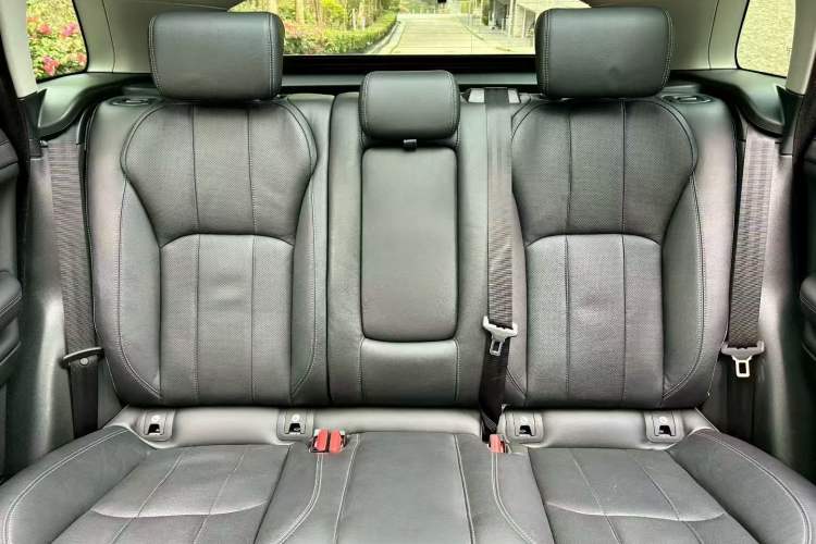 Used Land Rover Range Evoque 2017 2.0T SE PLUS Smart Enjoyment Edition Left Rear Seat