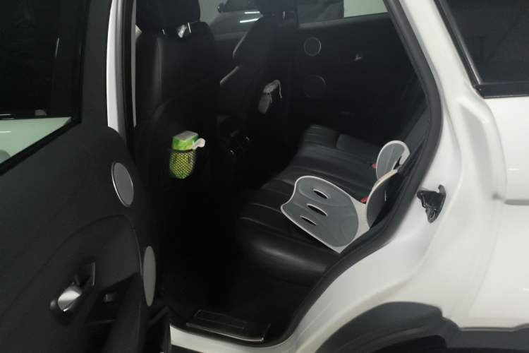 Used Land Rover Range Evoque 2017 2.0T British-Style Prestige Edition Left Rear Seat