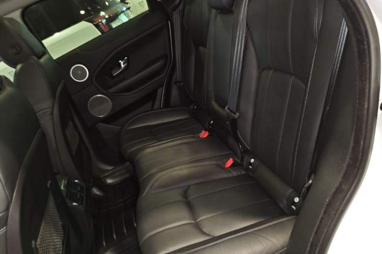 Used Land Rover Range Evoque 2017 2.0T SE PLUS Smart Enjoyment Edition Left Rear Seat