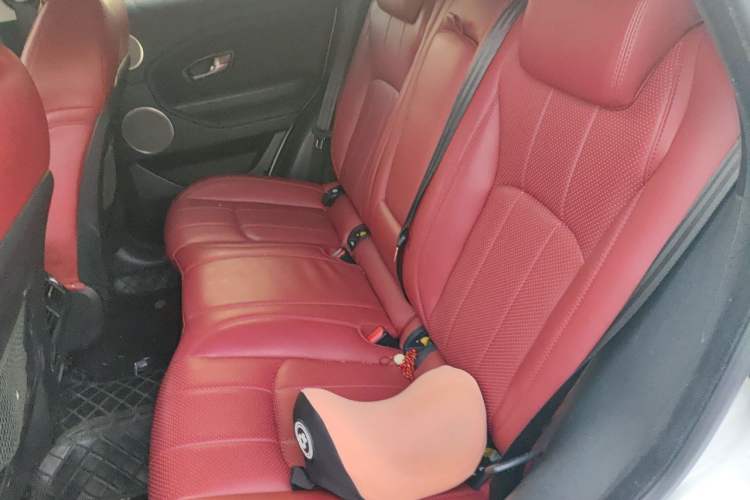 Used Land Rover Range Evoque 2017 2.0T SE Smart Glow Edition Left Rear Seat