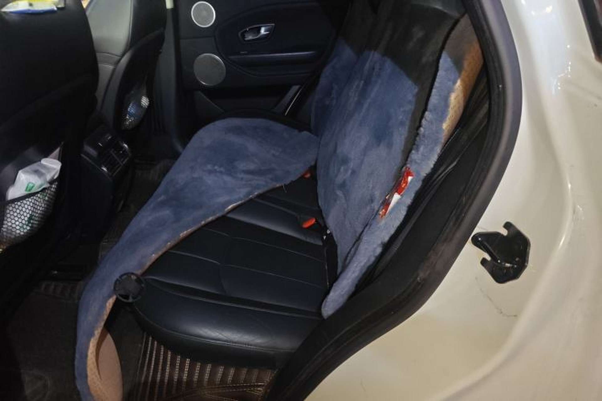 Used Land Rover Range Evoque 2017 2.0T PURE Style Edition Left Rear Seat