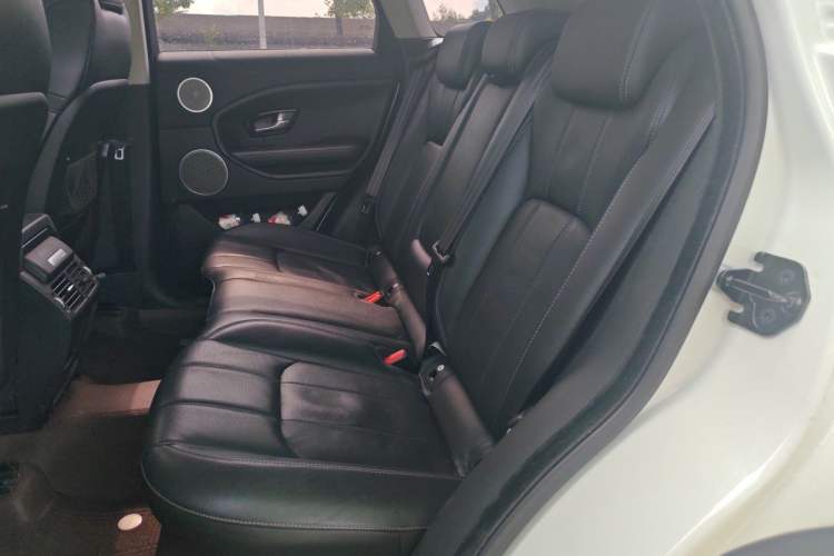 Used Land Rover Range Evoque 2017 2.0T SE PLUS Smart Enjoyment Edition Left Rear Seat