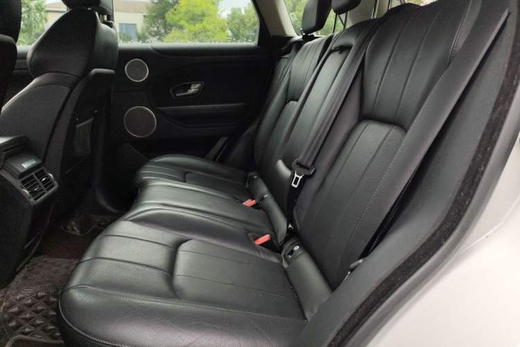 Used Land Rover Range Evoque 2017 2.0T SE Smart Glow Edition Left Rear Seat