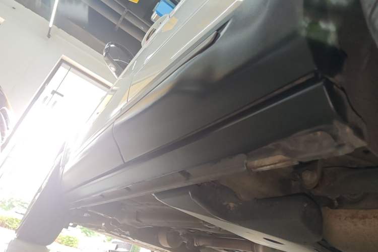 Used Land Rover Range Evoque 2017 2.0T SE Smart Glow Edition Left Side Sill
