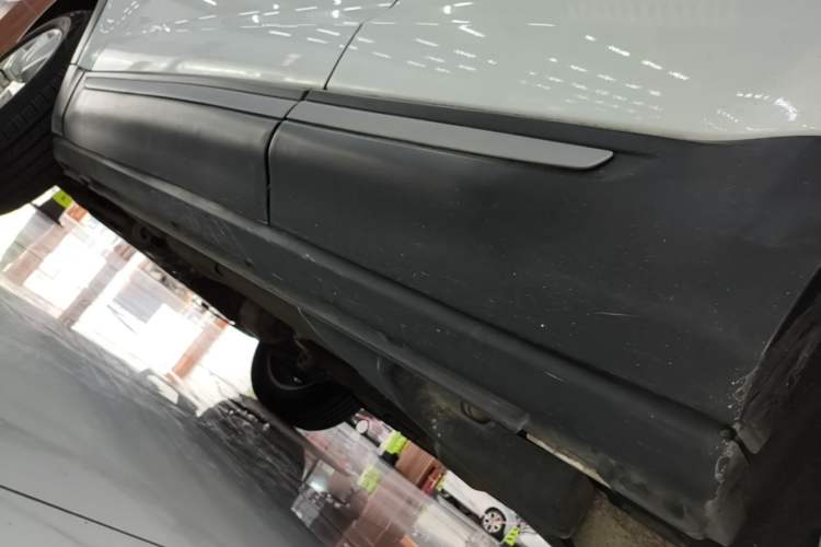 Used Land Rover Range Evoque 2017 2.0T PURE Style Edition Left Side Sill