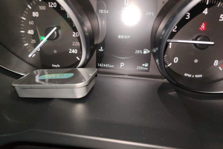 Used Land Rover Range Evoque 2017 2.0T PURE Style Edition Odometer Close Up