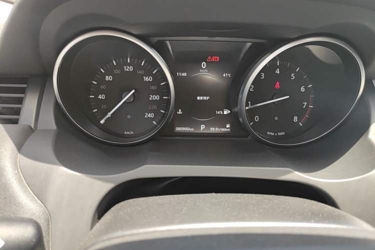 Used Land Rover Range Evoque 2017 2.0T British-Style Prestige Edition Odometer Close Up
