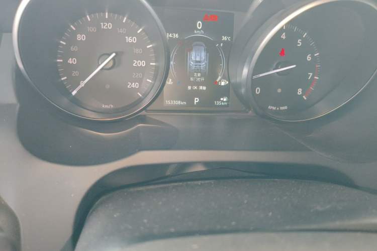 Used Land Rover Range Evoque 2017 2.0T SE Smart Glow Edition Odometer Close Up