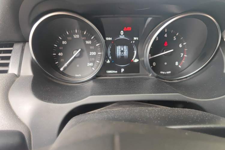 Used Land Rover Range Evoque 2017 2.0T SE Smart Glow Edition Odometer Close Up