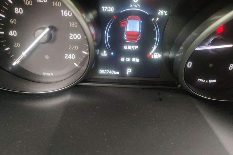 Used Land Rover Range Evoque 2017 2.0T PURE Style Edition Odometer Close Up