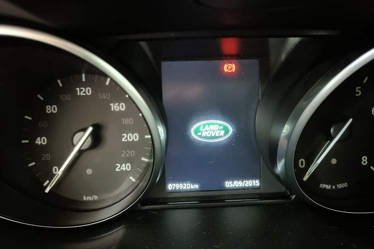 Used Land Rover Range Evoque 2017 2.0T British-Style Prestige Edition Odometer Close Up