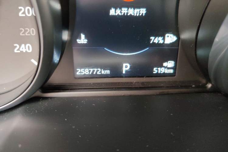 Used Land Rover Range Evoque 2017 2.0T SE Smart Glow Edition Odometer Close Up