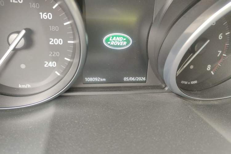 Used Land Rover Range Evoque 2017 2.0T British-Style Prestige Edition Odometer Close Up