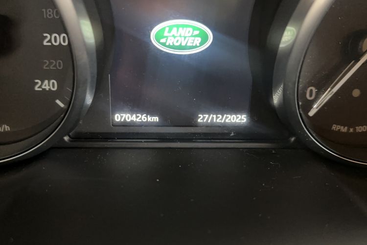 Used Land Rover Range Evoque 2017 2.0T SE Smart Glow Edition Odometer Close Up