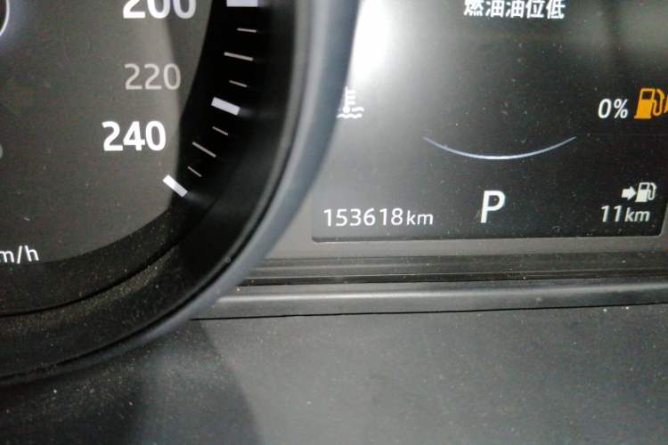 Used Land Rover Range Evoque 2017 2.0T SE Smart Glow Edition Odometer Close Up