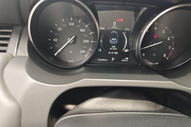 Used Land Rover Range Evoque 2017 2.0T Convertible Edition Odometer Close Up