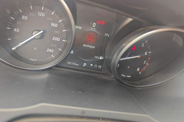 Used Land Rover Range Evoque 2017 2.0T SE Smart Glow Edition Odometer Close Up