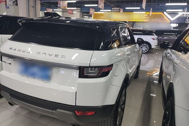 Used Land Rover Range Evoque 2017 2.0T British-Style Prestige Edition Rear Right 45 Deg