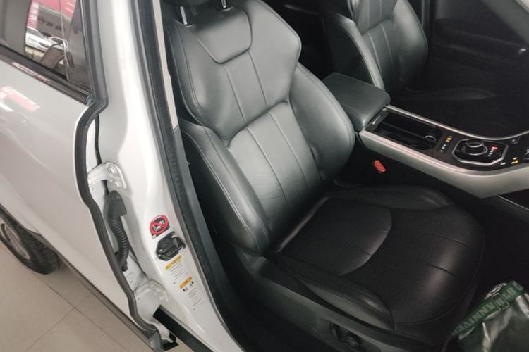 Used Land Rover Range Evoque 2017 2.0T British-Style Prestige Edition Right Front Seat
