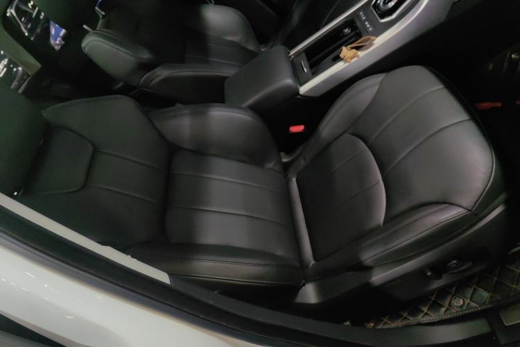 Used Land Rover Range Evoque 2017 2.0T SE Smart Glow Edition Right Front Seat