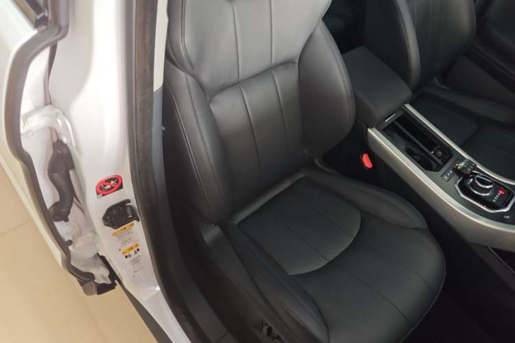 Used Land Rover Range Evoque 2017 2.0T SE Smart Glow Edition Right Front Seat