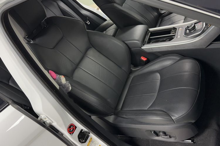 Used Land Rover Range Evoque 2017 2.0T SE Smart Glow Edition Right Front Seat