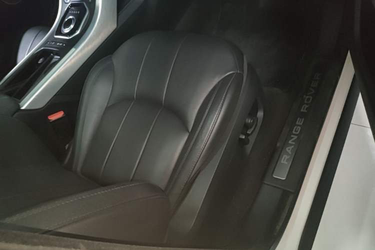 Used Land Rover Range Evoque 2017 2.0T British-Style Prestige Edition Right Front Seat