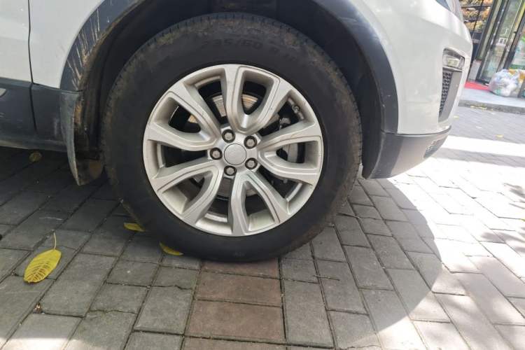 Used Land Rover Range Evoque 2017 2.0T PURE Style Edition Right Front Wheel Hub