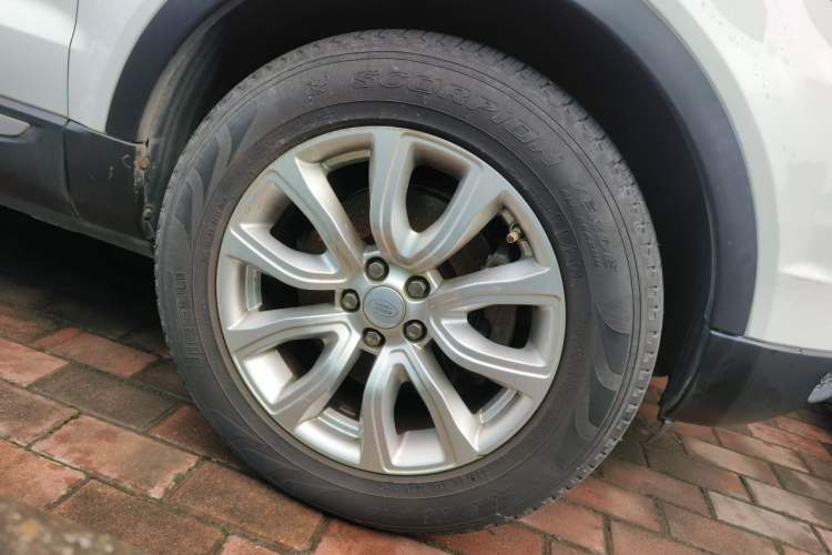 Used Land Rover Range Evoque 2017 2.0T PURE Style Edition Right Front Wheel Hub