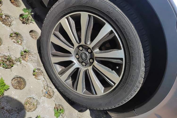 Used Land Rover Range Evoque 2017 2.0T British-Style Prestige Edition Right Front Wheel Hub