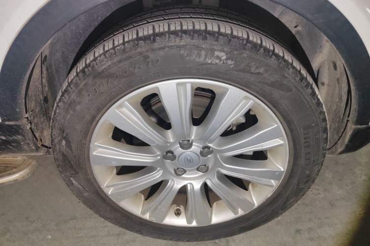 Used Land Rover Range Evoque 2017 2.0T SE Smart Glow Edition Right Front Wheel Hub