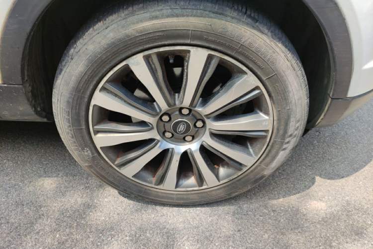 Used Land Rover Range Evoque 2017 2.0T British-Style Prestige Edition Right Front Wheel Hub