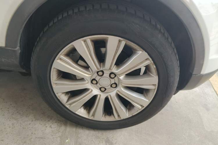 Used Land Rover Range Evoque 2017 2.0T SE Smart Glow Edition Right Front Wheel Hub