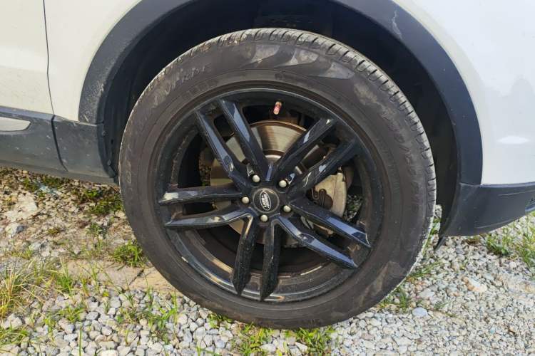 Used Land Rover Range Evoque 2017 2.0T SE Smart Glow Edition Right Front Wheel Hub