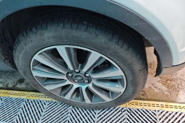 Used Land Rover Range Evoque 2017 2.0T SE PLUS Smart Enjoyment Edition Right Front Wheel Hub