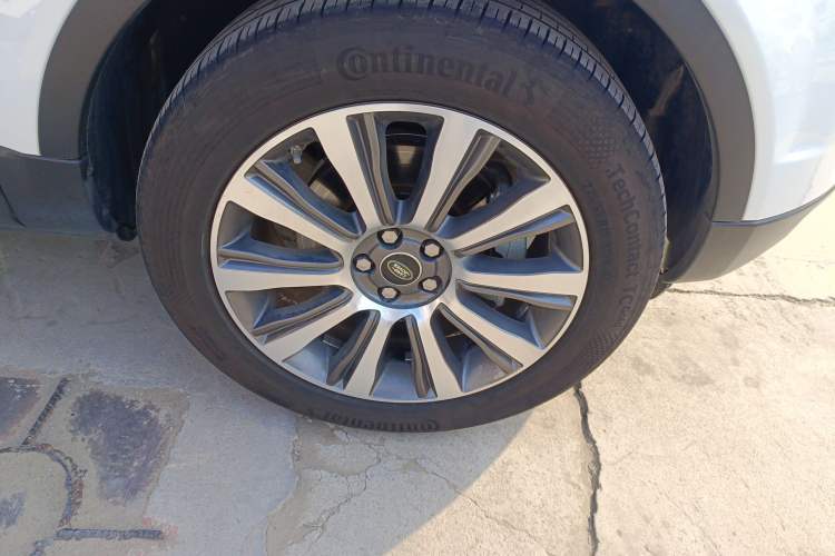 Used Land Rover Range Evoque 2017 2.0T SE Smart Glow Edition Right Front Wheel Hub