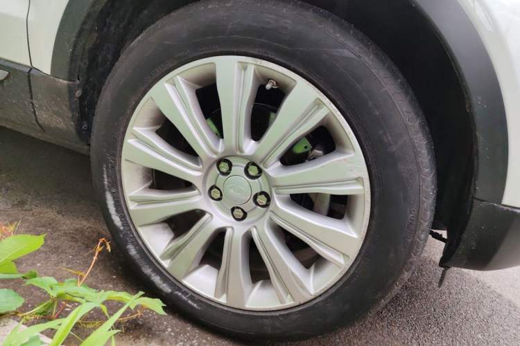 Used Land Rover Range Evoque 2017 2.0T SE Smart Glow Edition Right Front Wheel Hub