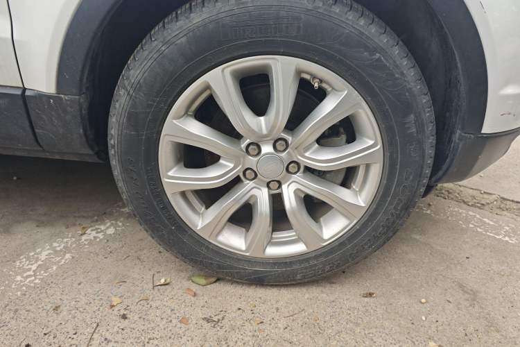Used Land Rover Range Evoque 2017 2.0T PURE Style Edition Right Front Wheel Hub
