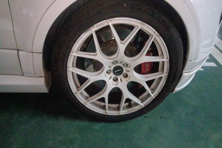 Used Land Rover Range Evoque 2017 2.0T SE PLUS Smart Enjoyment Edition Right Front Wheel Hub