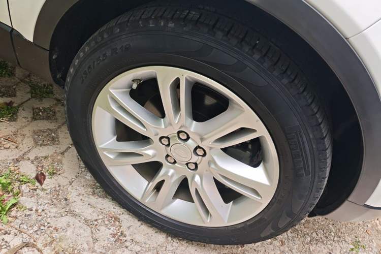 Used Land Rover Range Evoque 2017 2.0T SE PLUS Smart Enjoyment Edition Right Front Wheel Hub