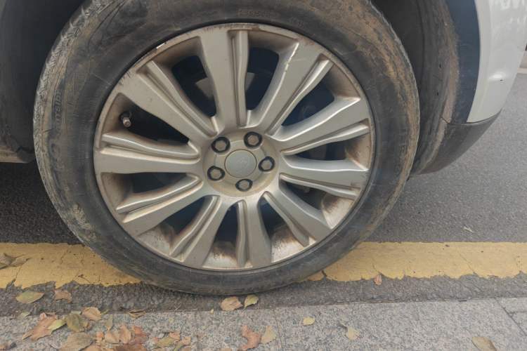 Used Land Rover Range Evoque 2017 2.0T SE Smart Glow Edition Right Front Wheel Hub