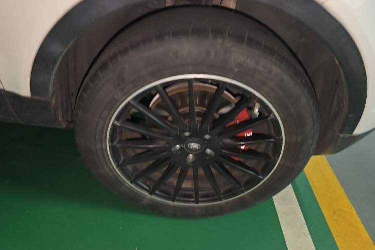 Used Land Rover Range Evoque 2017 2.0T SE PLUS Smart Enjoyment Edition Right Front Wheel Hub