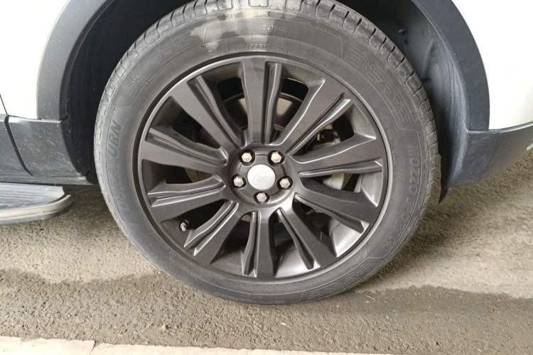 Used Land Rover Range Evoque 2017 2.0T SE Smart Glow Edition Right Front Wheel Hub