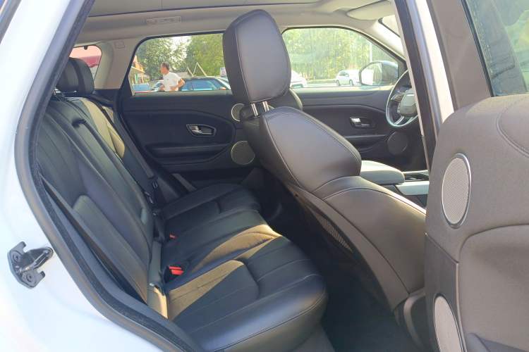 Used Land Rover Range Evoque 2017 2.0T SE Smart Glow Edition Right Rear Seat