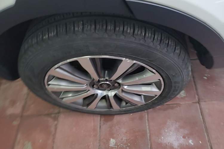 Used Land Rover Range Evoque 2017 2.0T British-Style Prestige Edition Right Rear Wheel Hub